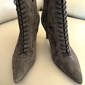 Kendall and Kylie Liza Suede Lace-Up Boots - Dark Grey - Size  9M - Like NWOB
